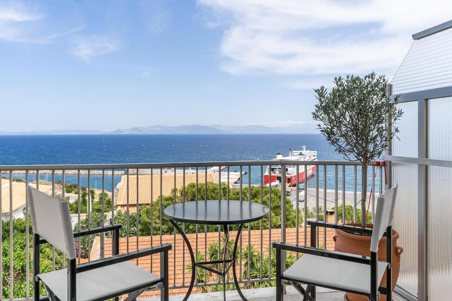 Appartement On The Port à Rafína Extérieur photo